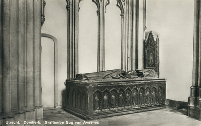 3129 Interieur van de Domkerk te Utrecht: de graftombe van bisschop Guy van Avesnes.
